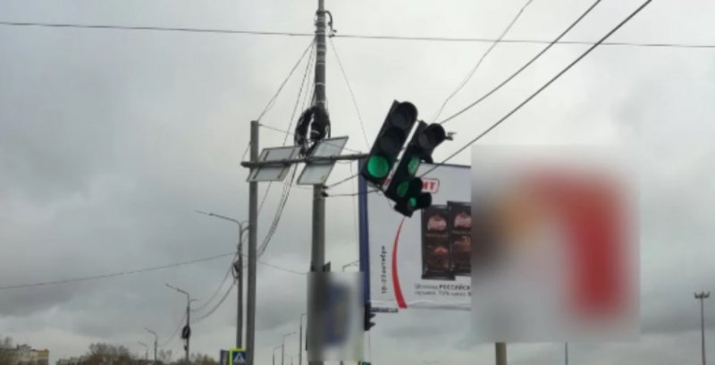 Серпуховские светофоры стали вращаться и напугали пешеходов