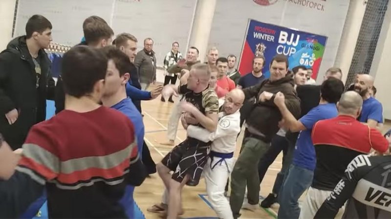 Соревнования по джиу-джитсу в Красногорске завершились массовой дракой