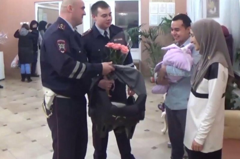 Автоинспекторы Одинцово помогли начавшей рожать женщине быстро добраться до роддома