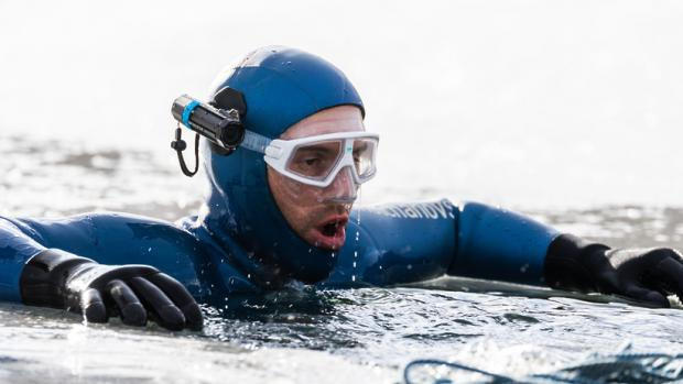 В Подмосковье установлен рекорд Гиннесса по подледному плаванию на задержке дыхания