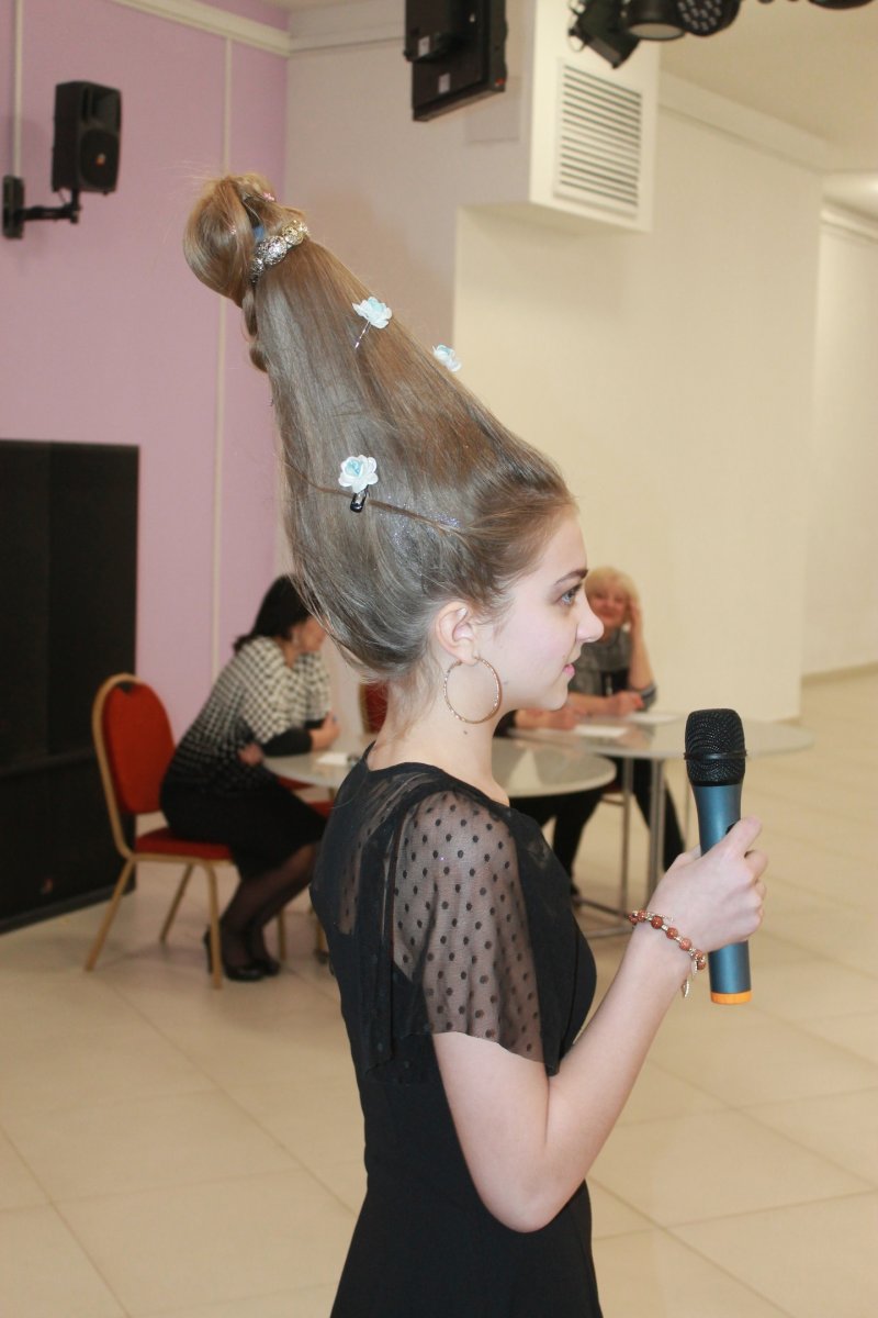 Конкурс на самые длинные волосы и необычные прически прошёл в Быково