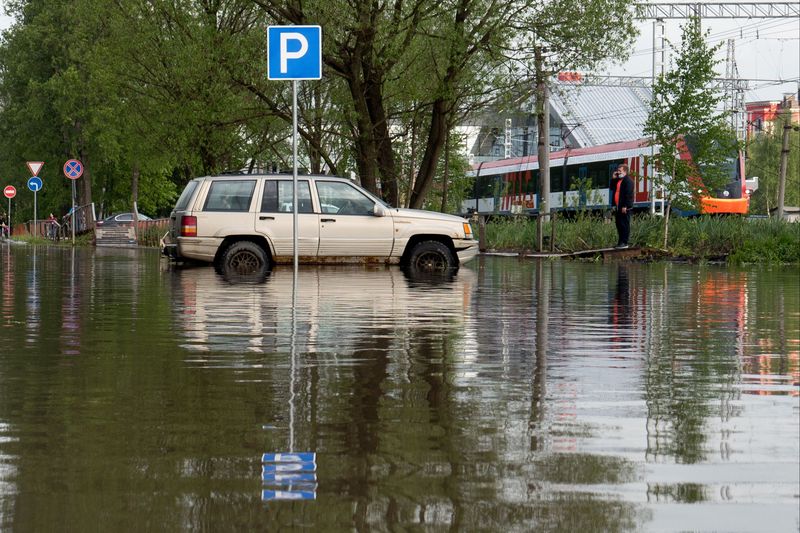 Воробьёв: дорожники, службы ЖКХ и МЧС заняты ликвидацией последствием сильных дождей