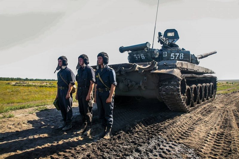 Российские танкисты начали соревноваться в выполнении нормативов в Подмосковье