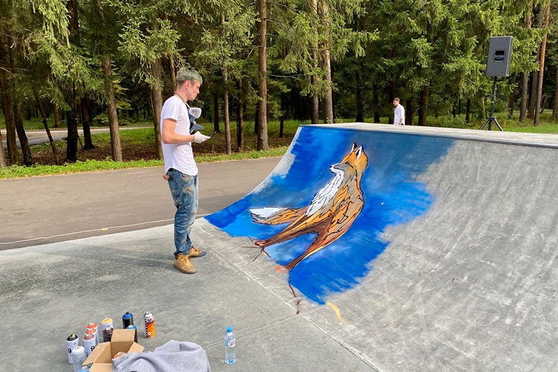 В Домодедово уличные художники превратили рампы для экстремалов в арт-объекты