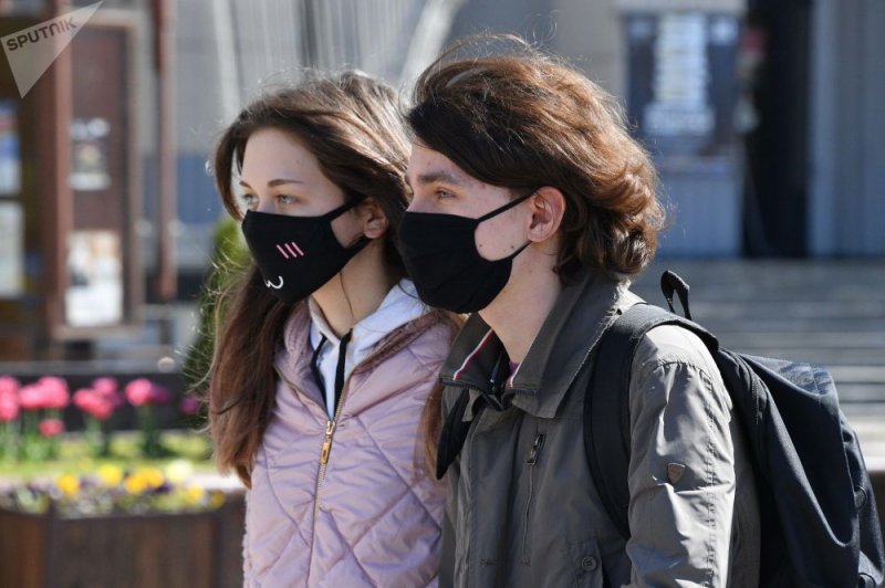 Губернатор Московской области напомнил о необходимости использования масок