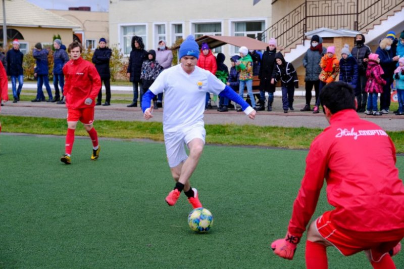 Волонтёры «Живу спортом» сыграли в футбол с воспитанниками детдома в Коломне
