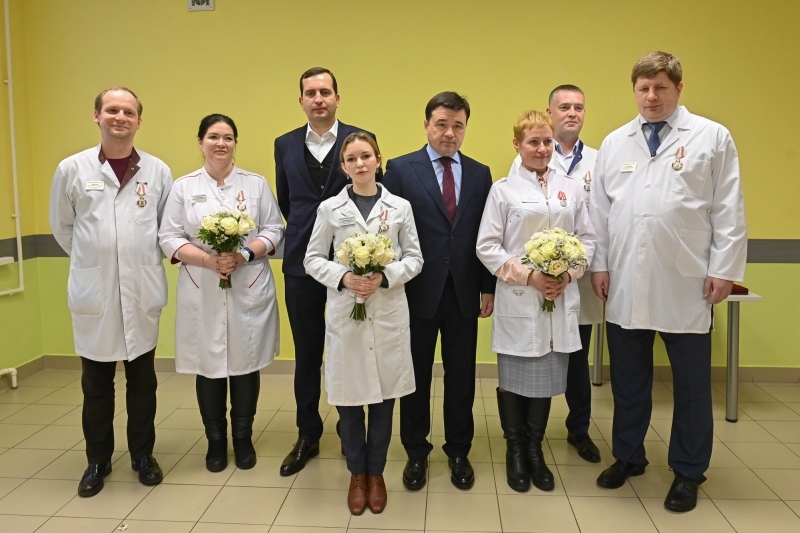 Губернатор Подмосковья наградил врачей из Щелково