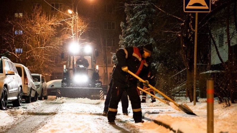 По поручению губернатора Подмосковья дорожные службы переведены в усиленный режим из-за снегопада