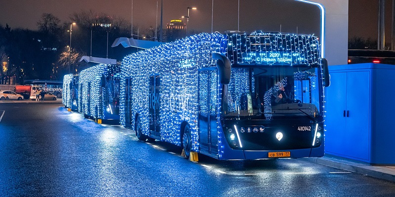 «Новогодний экспресс» вышел на маршруты общественного транспорта в Подмосковье