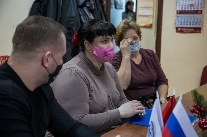 Сергей Пахомов из личных средств оплатит замену полов в детском центре «МиНиМишки»