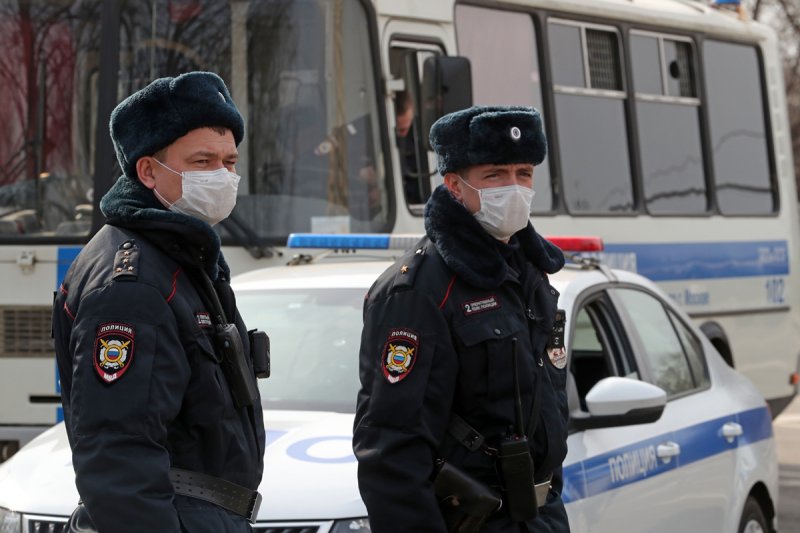 Мужчина в Пушкино сообщил о преступлении и обстрелял приехавших к нему полицейских