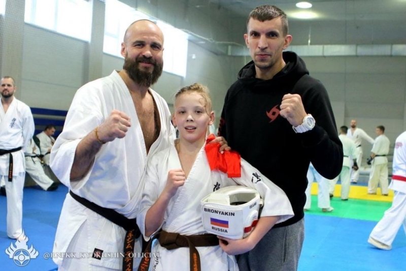 13-летний житель Ивантеевки стал первым подростком в России с чёрным поясом по каратэ