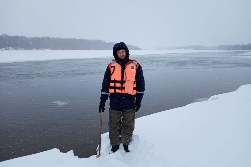 Спасатели продолжают мониторинг толщины льда на водоемах Подмосковья