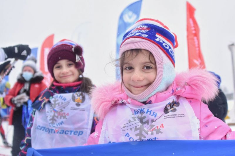 На старт марафона «Лыжня в Лавру» в Пушкино вышли более двух тысяч человек