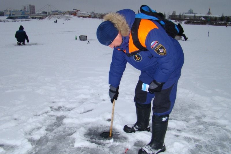 В Подмосковье продолжаются работы по мониторингу толщины льда