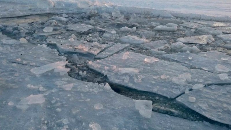 Спасатели Московской области предупредили о таянии льда на водоёмах 