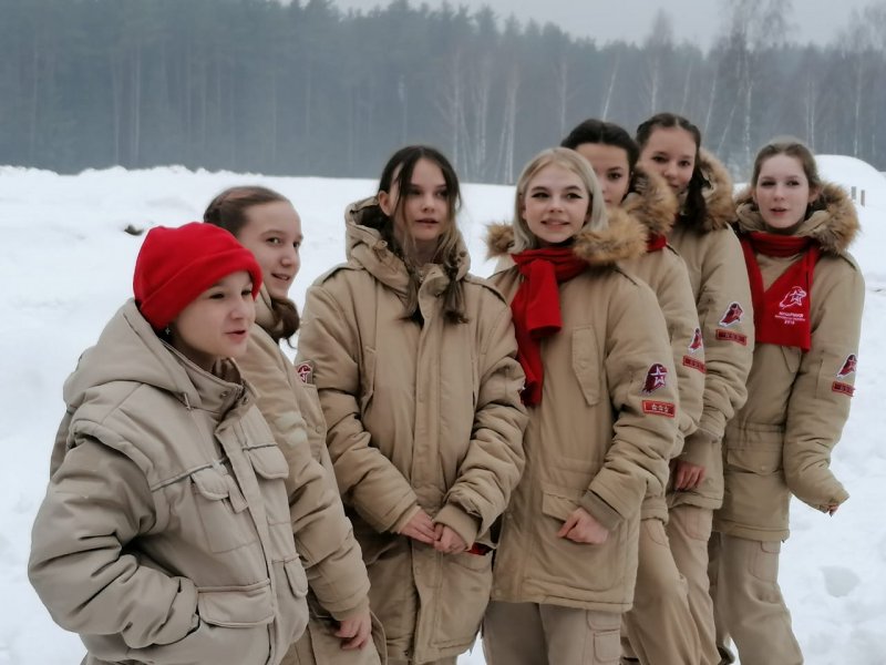 Более 80 школьников приняли участие в военно-патриотической игре «Зарница» в поселке Лесном