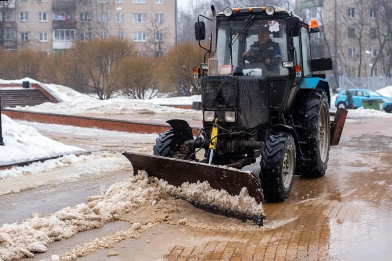 Более 20 единиц техники задействовали в Пушкинском округе для уборки снега