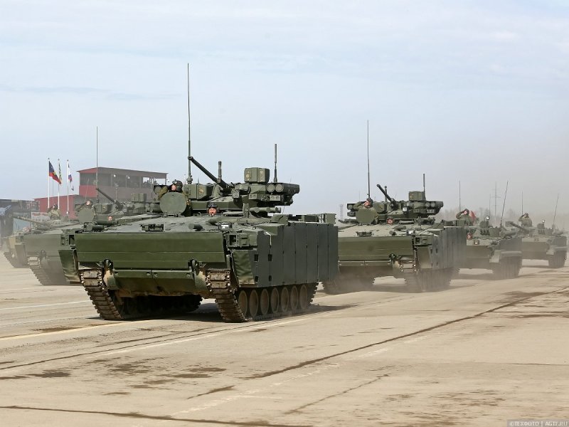 Более 150 единиц военной техники прибыло на полигон "Алабино" для репетиции Парада Победы