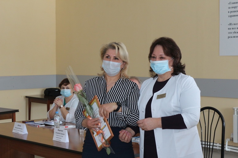 В Луховицах наградили врачей за оказание медпомощи пациентам с COVID-19