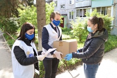 «Старались от всей души»: волонтеры «Единой России» − о годовщине открытия первых волонтерских центров