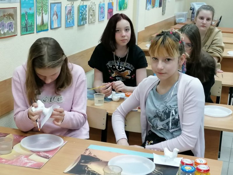 В Пушкино организовали военно-патриотическую выставку для детей из социально-реабилитационного центра