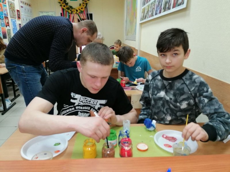 В Пушкино организовали военно-патриотическую выставку для детей из социально-реабилитационного центра