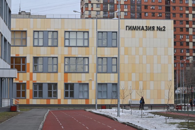 Губернатор Подмосковья осмотрел новый учебный корпус гимназии №2 в Щёлково