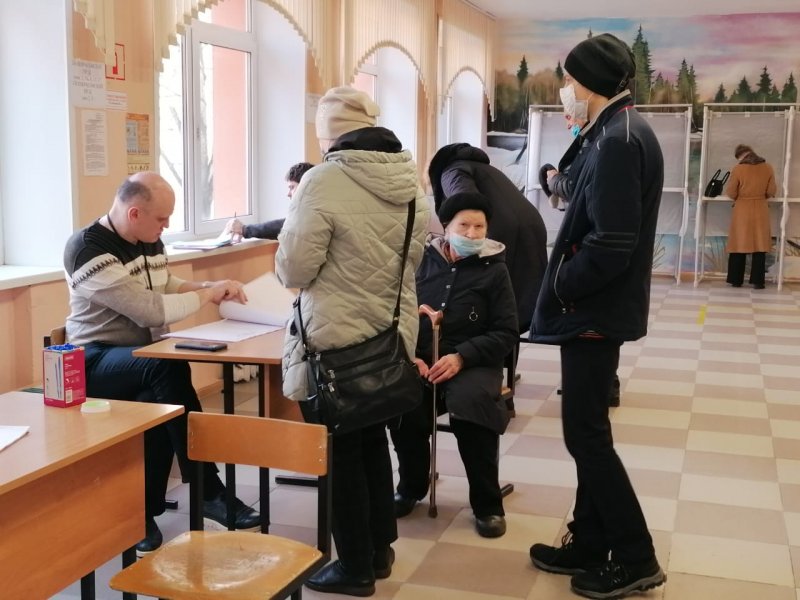 Избиратели Пушкинского округа рассказали, почему принимают участие в выборах депутатов
