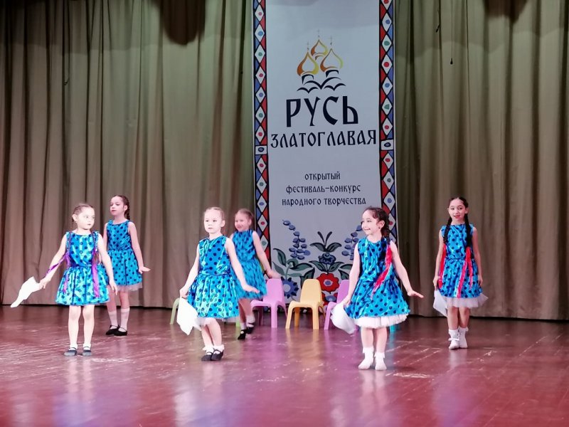 Более 40 коллективов выступили на фестивале-конкурсе народного искусства и творчества «Русь златоглавая» 