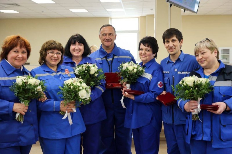 Губернатор наградил сотрудников скорой помощи в Красногорске