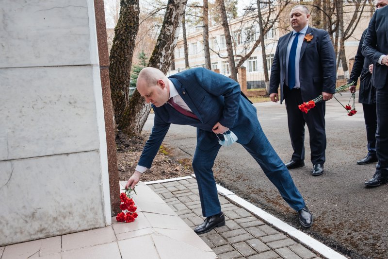 В Пушкино приводят в порядок мемориалы в преддверии праздников