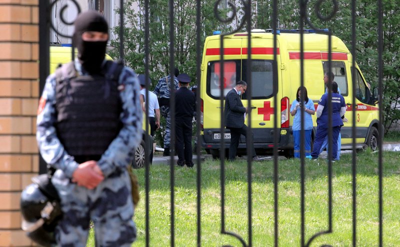 Губернатор выразил соболезнования близким погибших и пострадавших в Казани
