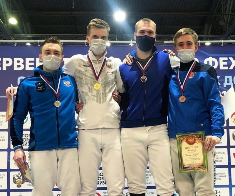 Девять наград на первенстве России по фехтованию завоевали юниоры из Подмосковья