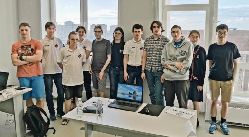 Губернатор Подмосковья поздравил учащихся Физтех-лицея, победивших на Азиатской олимпиаде по физике
