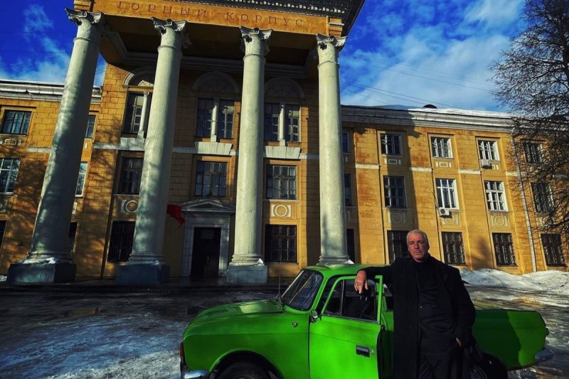 Тилль Линдеманн взорвал «Москвич» возле Горного института в Люберцах