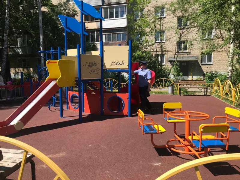 В Пушкино проверили содержание дворовых территорий и детских площадок