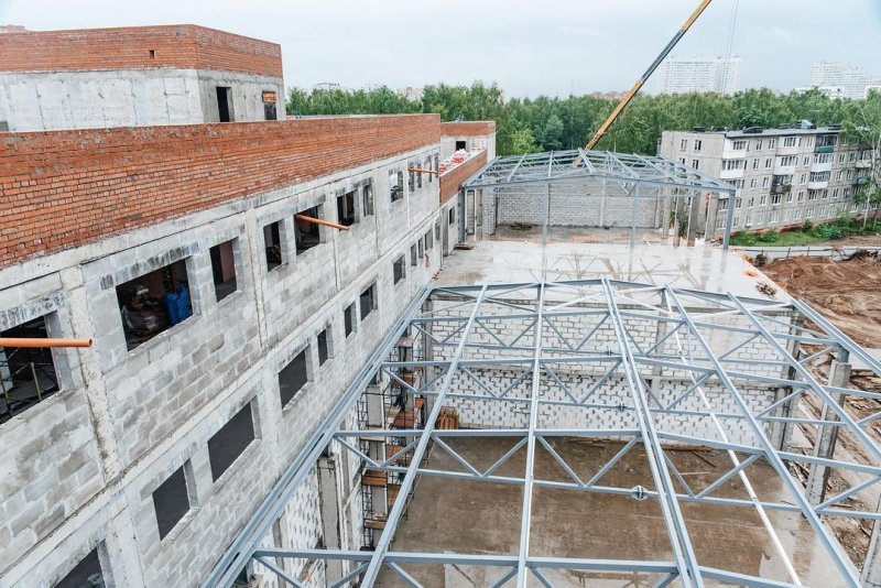 Готовность 45%: в Пушкино проверили ход строительства пристройки к школе №6