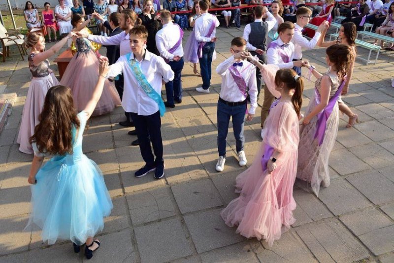 В школах Пушкинского округа прошли выпускные