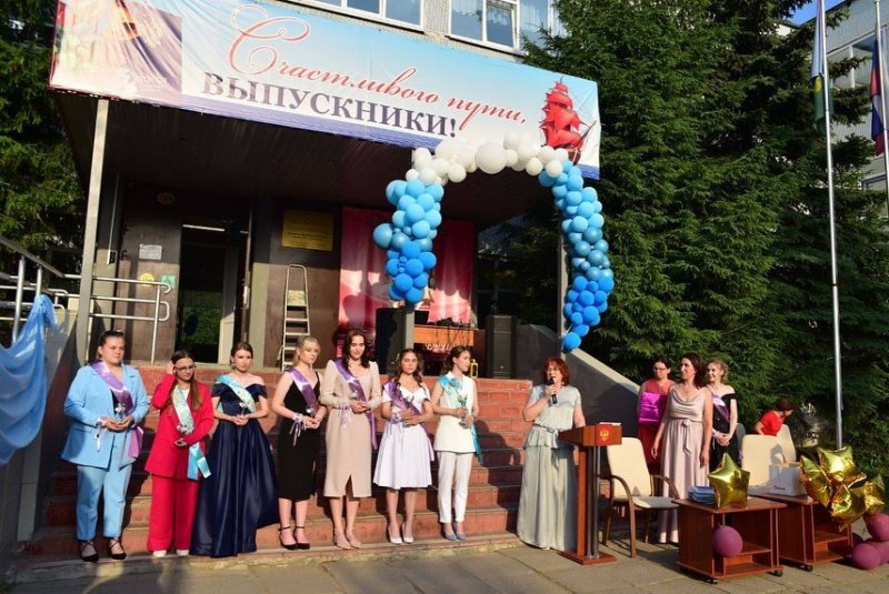 В школах Пушкинского округа прошли выпускные