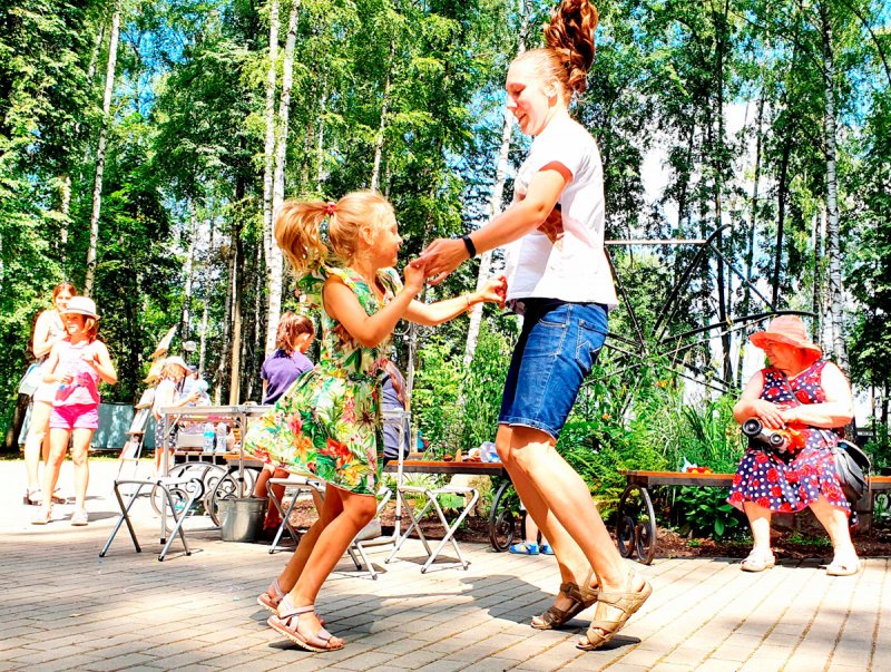 В Пушкинском парке отметили День семьи, любви и верности