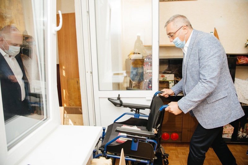 В Пушкино помогли с ремонтом квартиры инвалиду-колясочнику