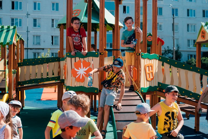 Две новые детские площадки открылись в Пушкинском округе