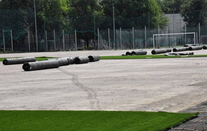 В Жуковском ведется замена покрытия на стадионе между школами №9 и №10