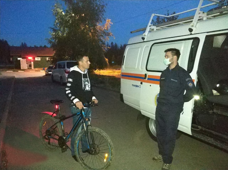 В Солнечногорске спасатели вывели из леса велосипедиста