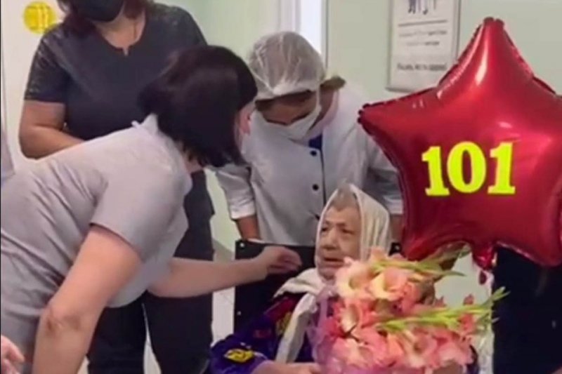 Врачи из Балашихи вылечили от коронавируса 101-летнюю женщину