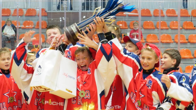 Андрей Воробьёв приветствовал финалистов Кубка Овечкина в Красногорске