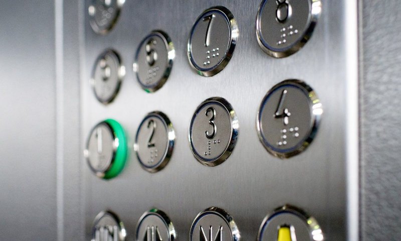 Шесть лифтов заменили в Пушкинском округе в рамках программы капитального ремонта