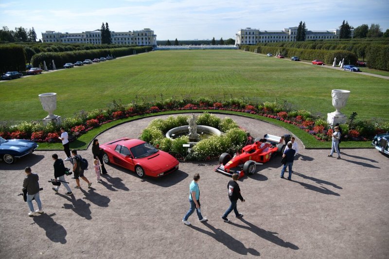 Более 100 редких автомобилей представили на выставке в Архангельском в эти выходные