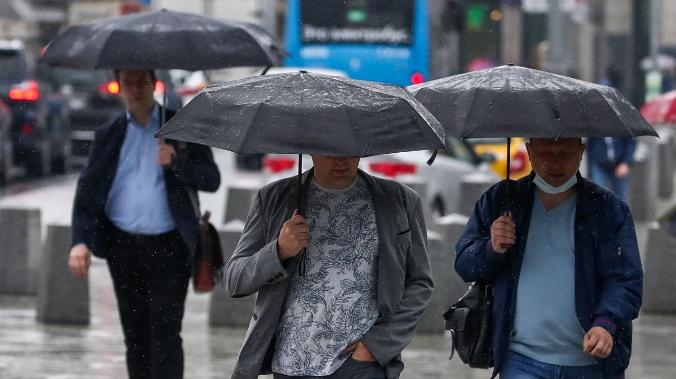 Москвичам и жителям Подмосковья пообещали сильнейший за 73 года ливень